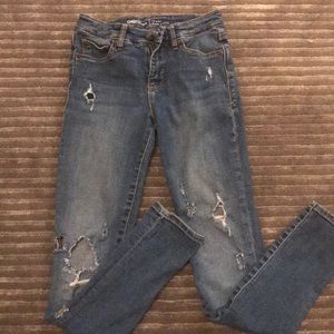 Gap Ripped Jean